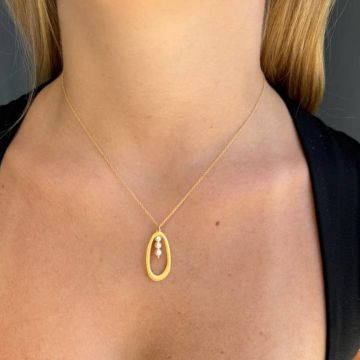 Triple Pearl Gold Oval Necklace