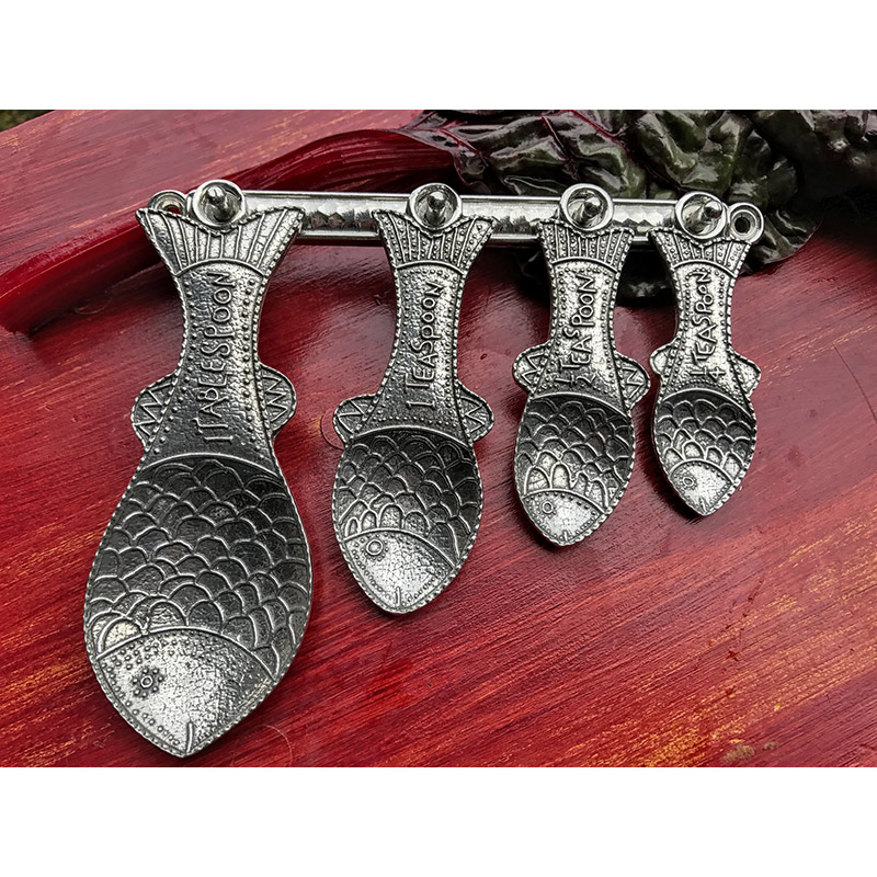 Fish Measuring Spoons & Displays